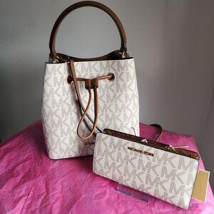 Michael Kors Bucket Messenger bag set NWT